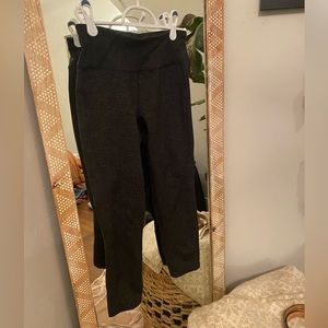 LOWEST PRICE POSSIBLE: Oakley | Grey Capri Leggings | Size S